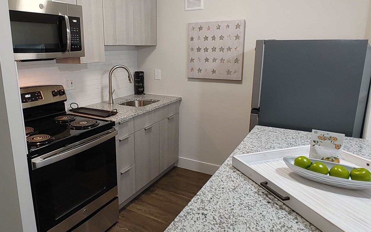 Center Square Apartments - Photo 5 of 50