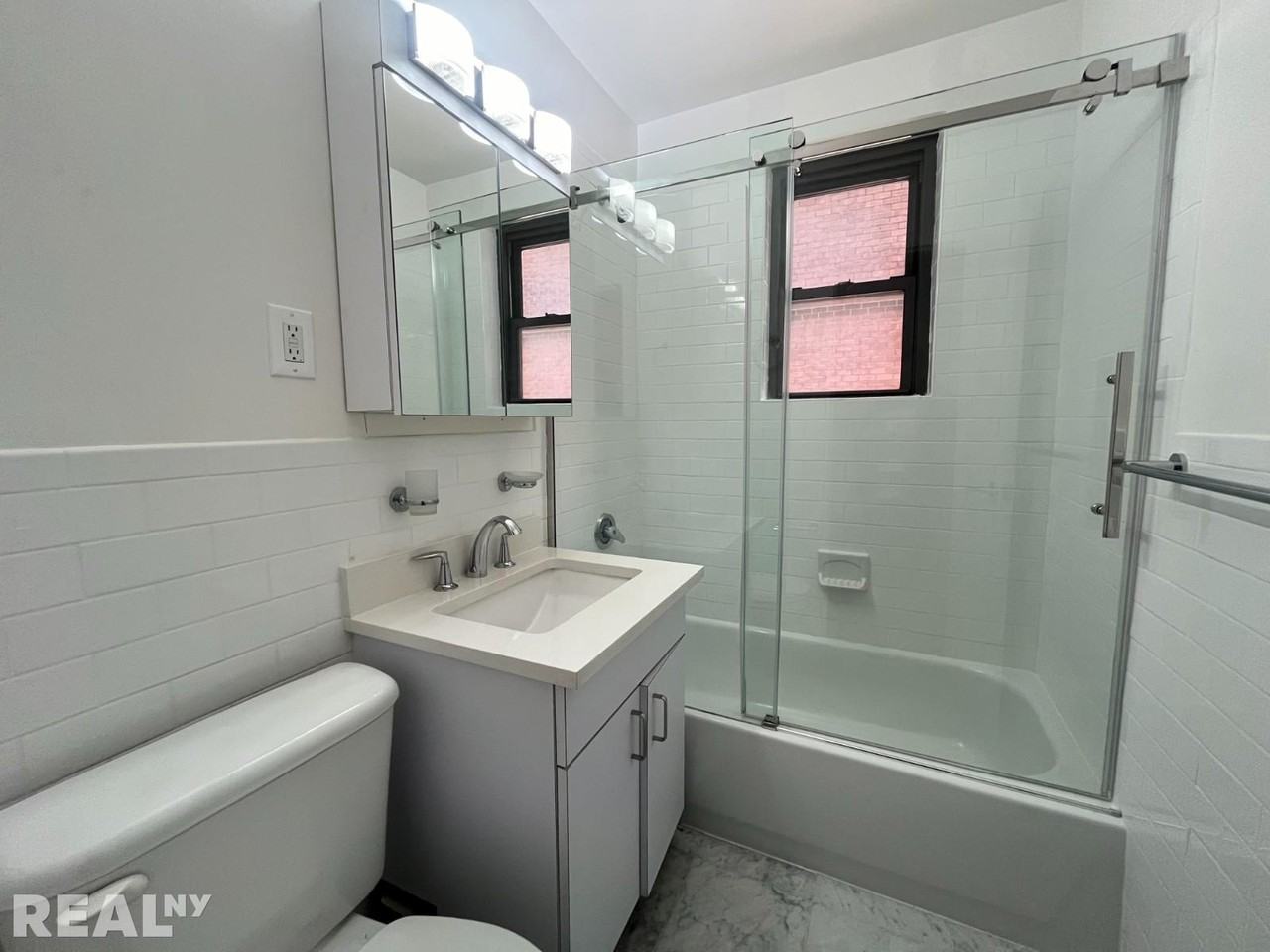 E 16th St #4F - Photo 4 of 4