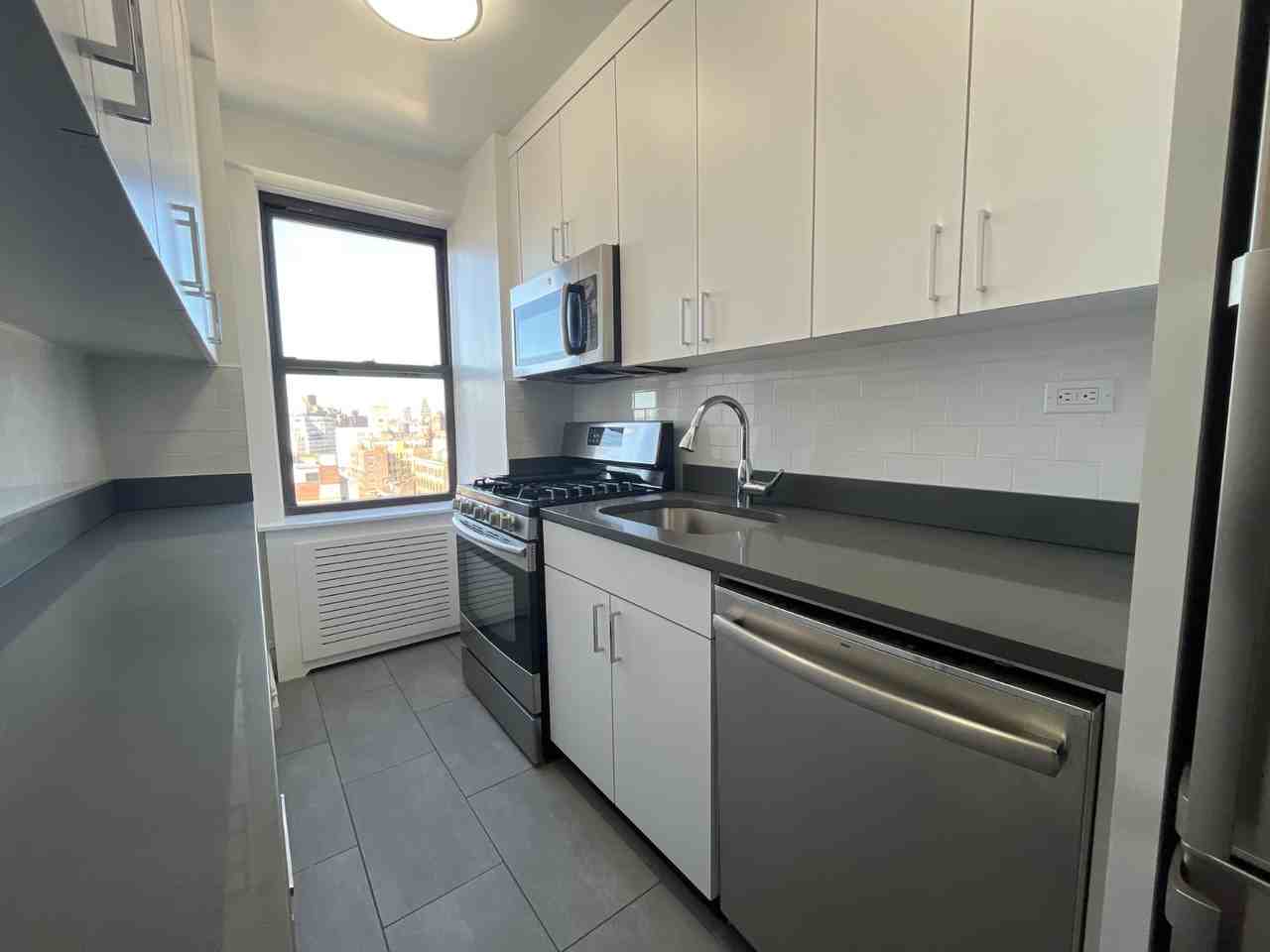 5th Ave #12D - Photo 3 of 4