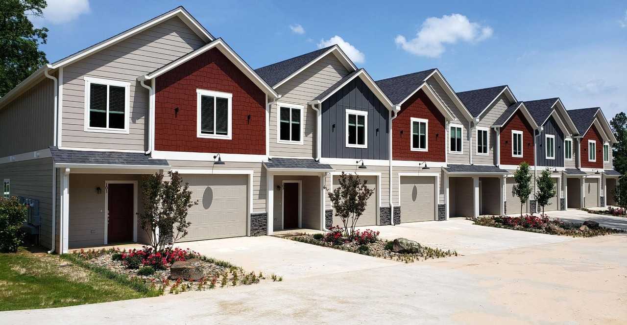 103 Corine St - Photo 3 of 20