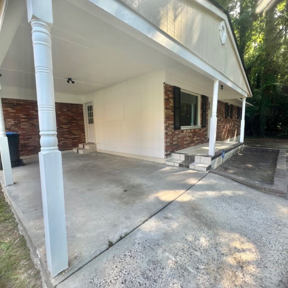 2466 Madrid Dr S - Photo 5 of 20