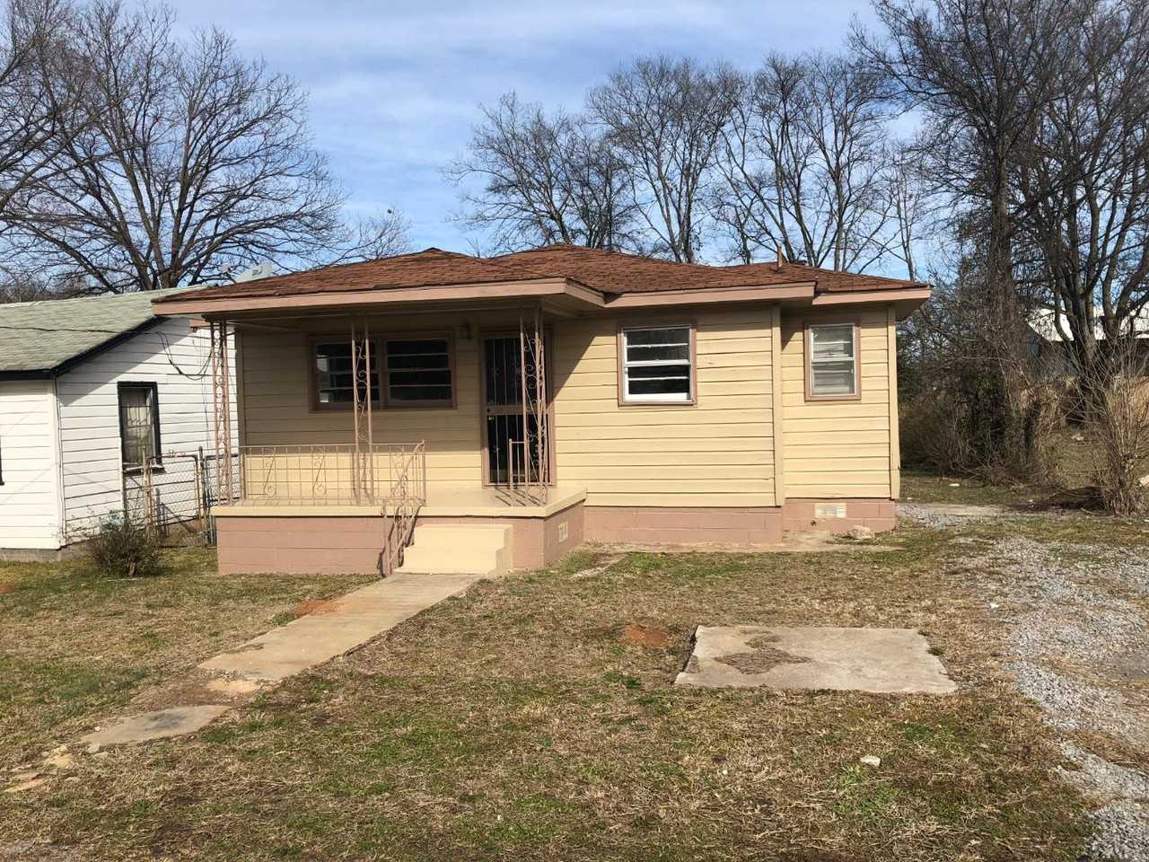 324 15th Ave W - Photo 2 of 2