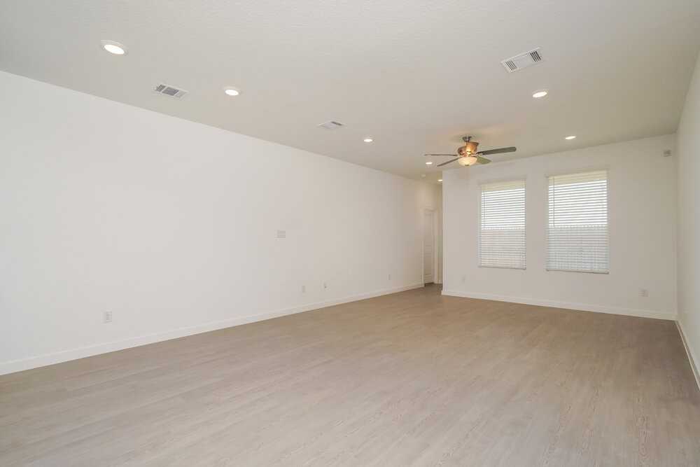 610 Kayden Ct - Photo 4 of 16