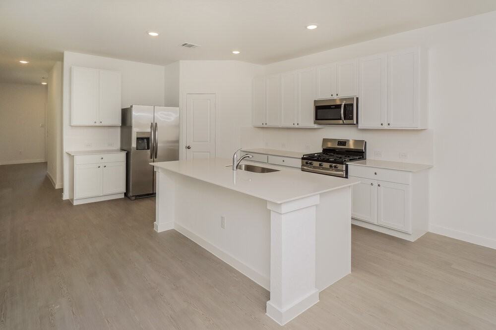 610 Kayden Ct - Photo 6 of 16