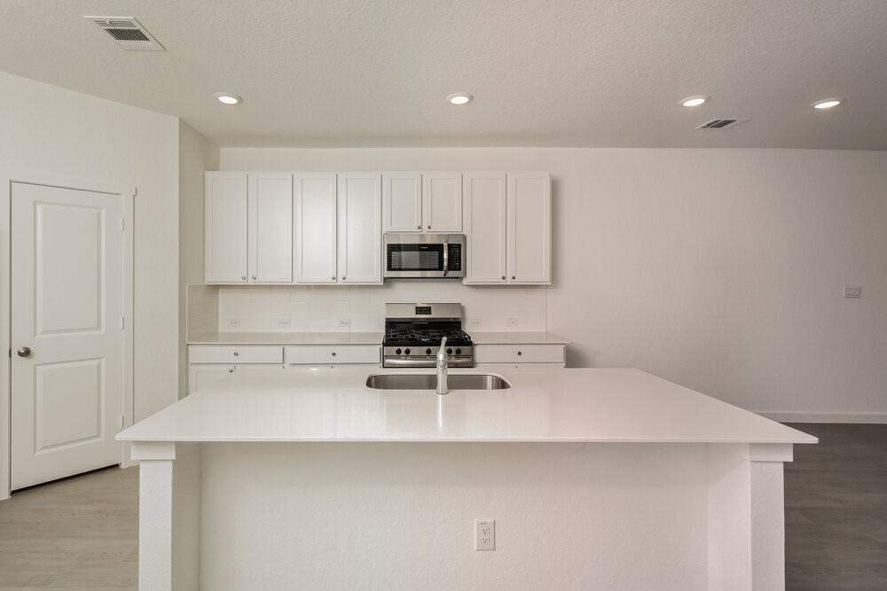 610 Kayden Ct - Photo 7 of 16