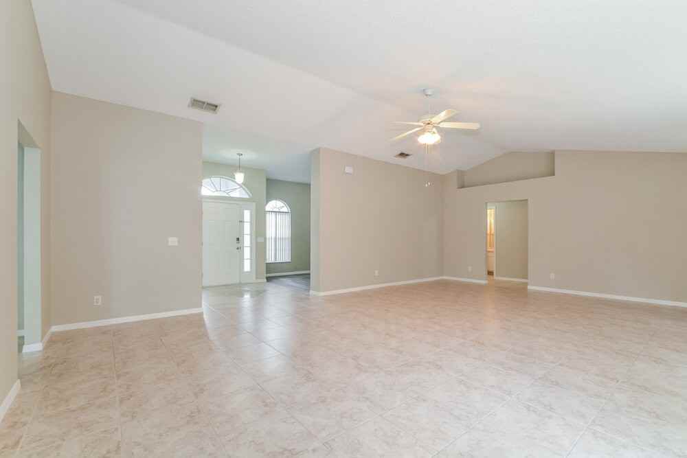 1365 Dunbarton Ct - Photo 3 of 16