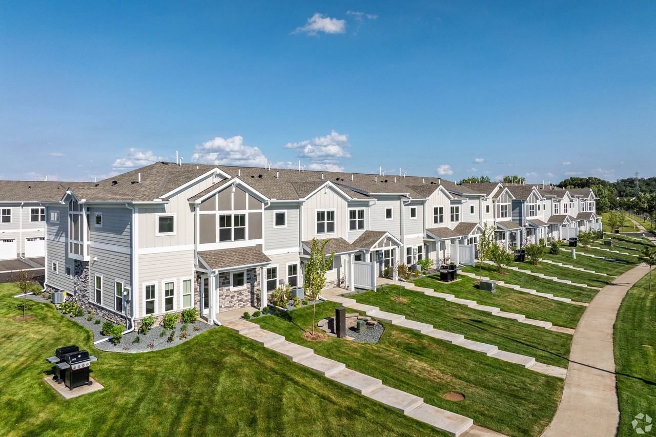 Gateway Court Townhomes - Photo 2 of 49