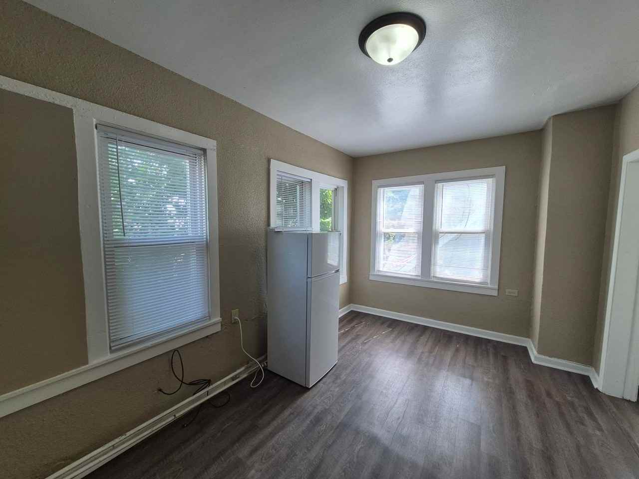 1332 Minnehaha Ave W - Photo 6 of 20