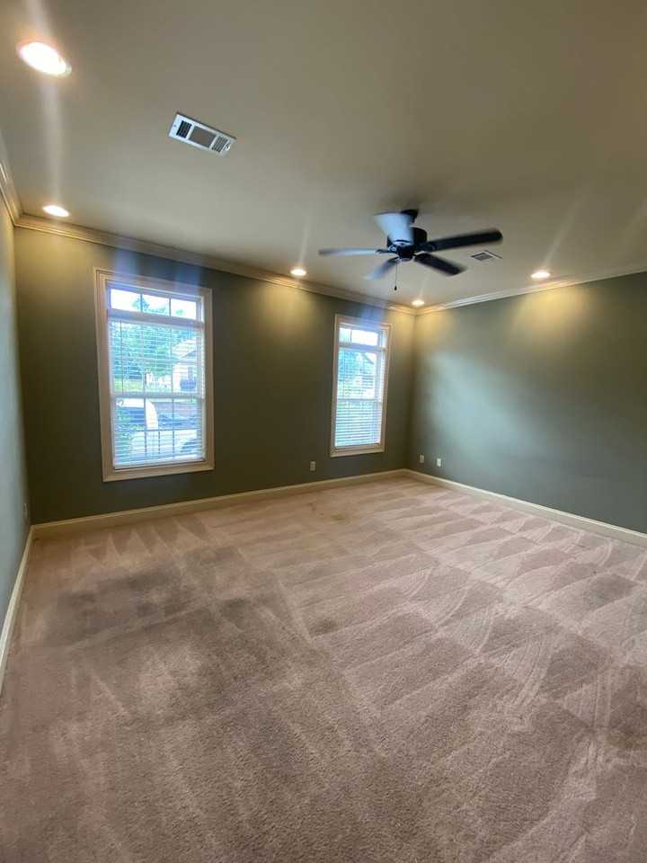 1076 Runningvine Ln - Photo 4 of 10