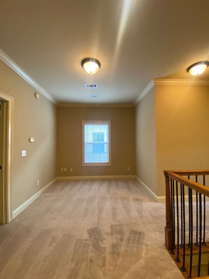 1076 Runningvine Ln - Photo 7 of 10