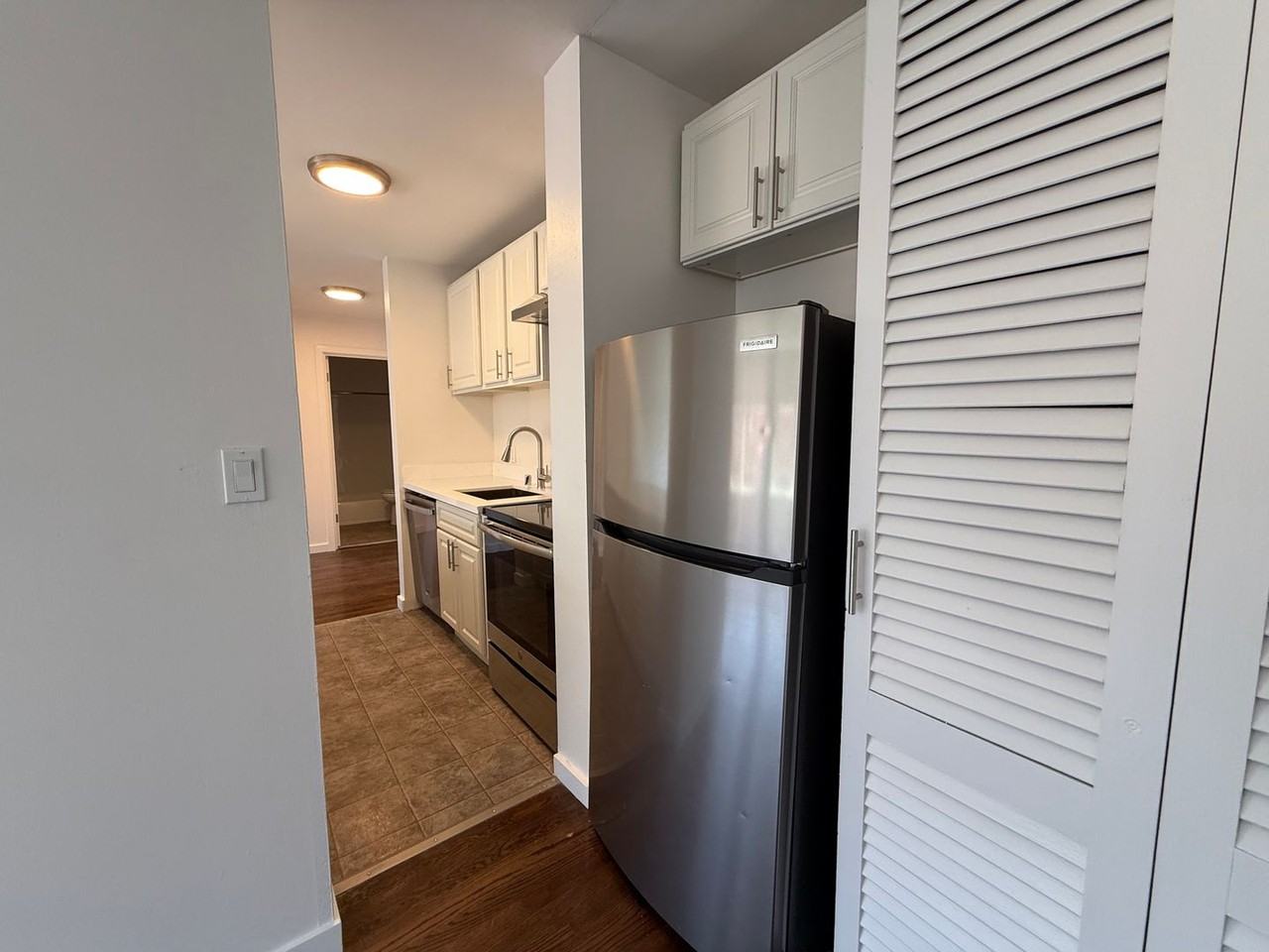 1000 1st Ave W - Photo 2 of 45