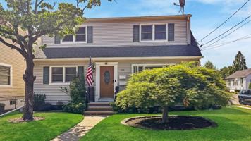 featured image of 106 6th Ave ##2