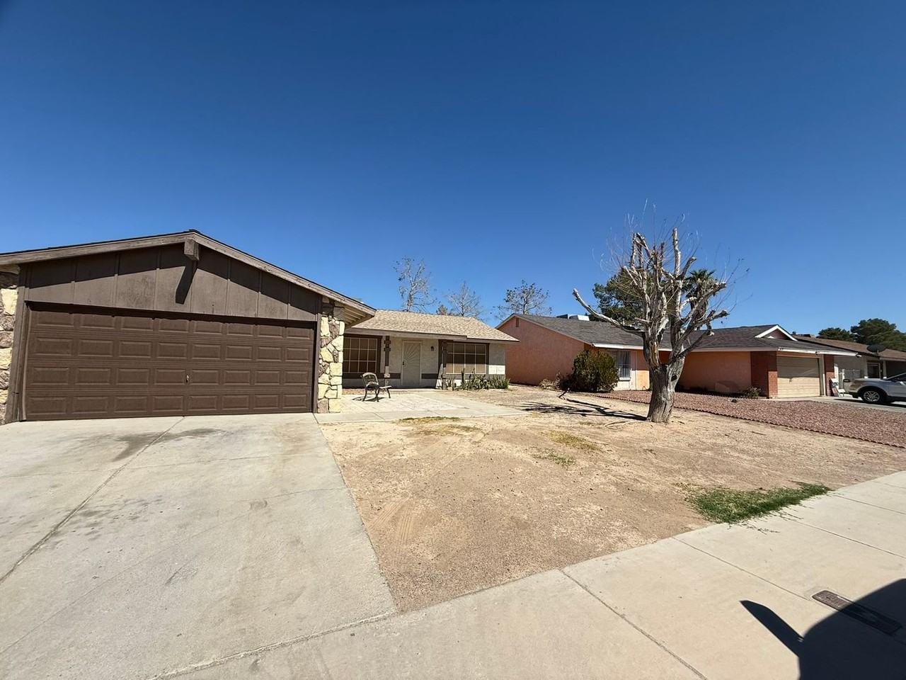 833 833 Dusk Drive Las Vegas - Photo 2 of 14