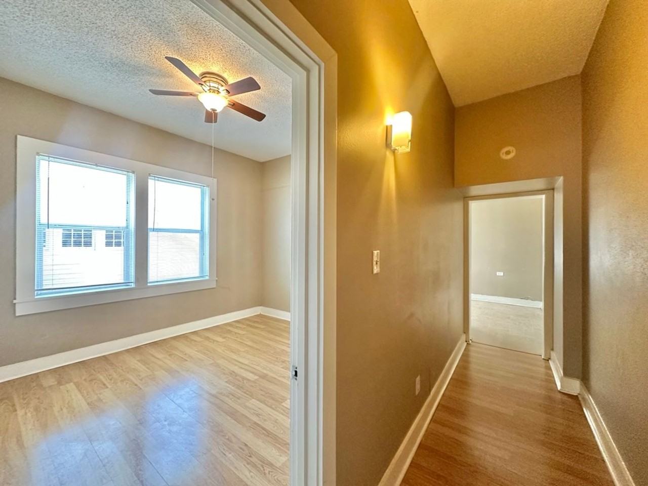 Broadway 707 Apartments - Photo 6 of 24