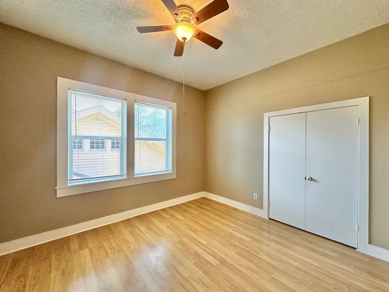 Broadway 707 Apartments - Photo 7 of 24