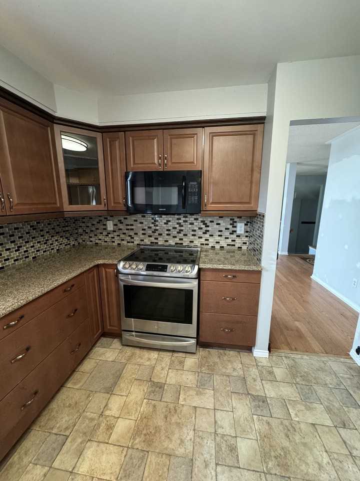 1537 Ravenwood Dr - Photo 6 of 16