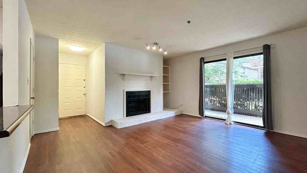 1707 Cumberland Ct Se - Photo 3 of 15