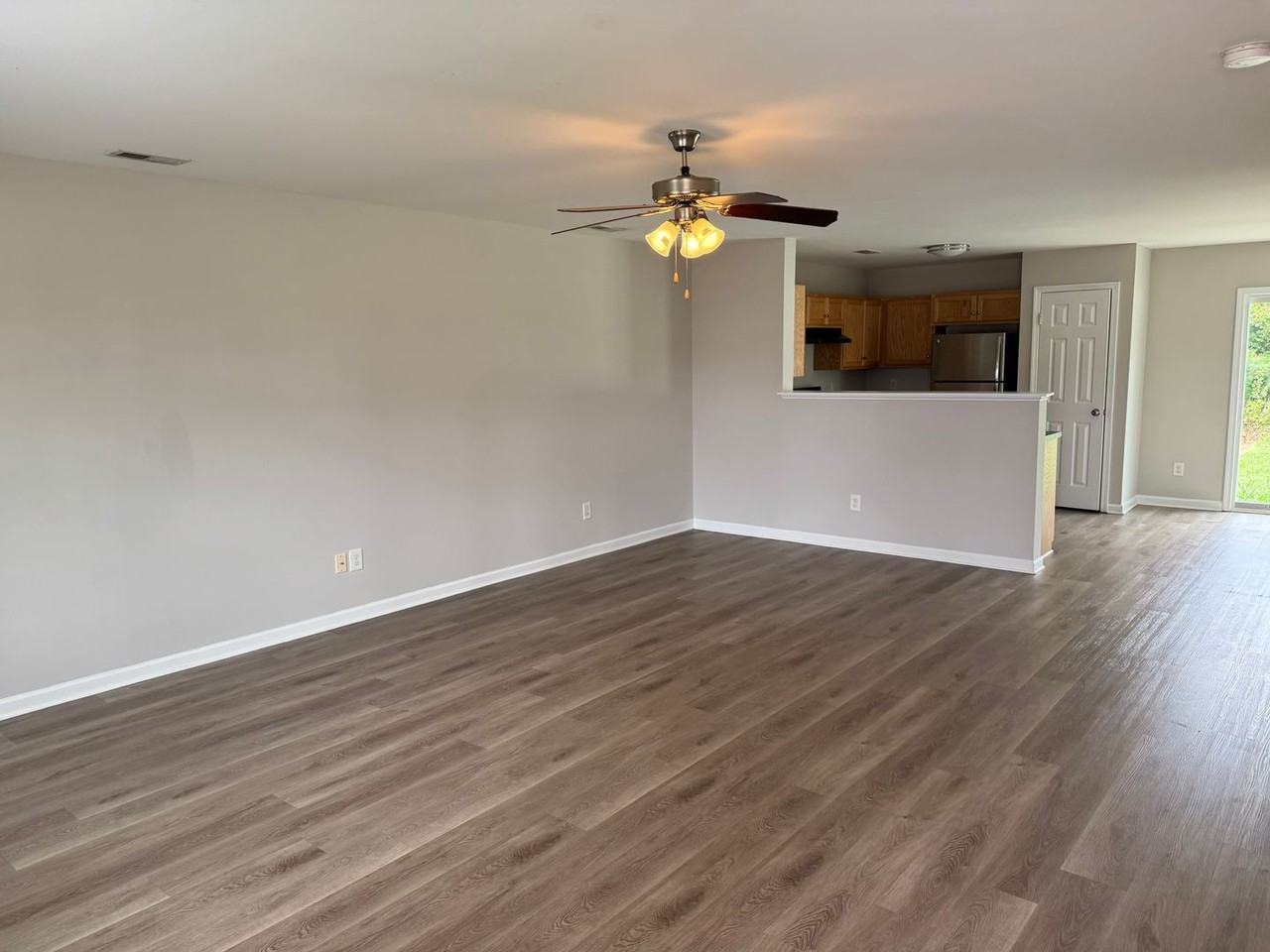 2714 S Ridge Ave - Photo 2 of 10