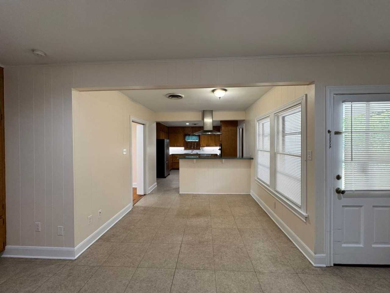 102 E Park Ave - Photo 4 of 12