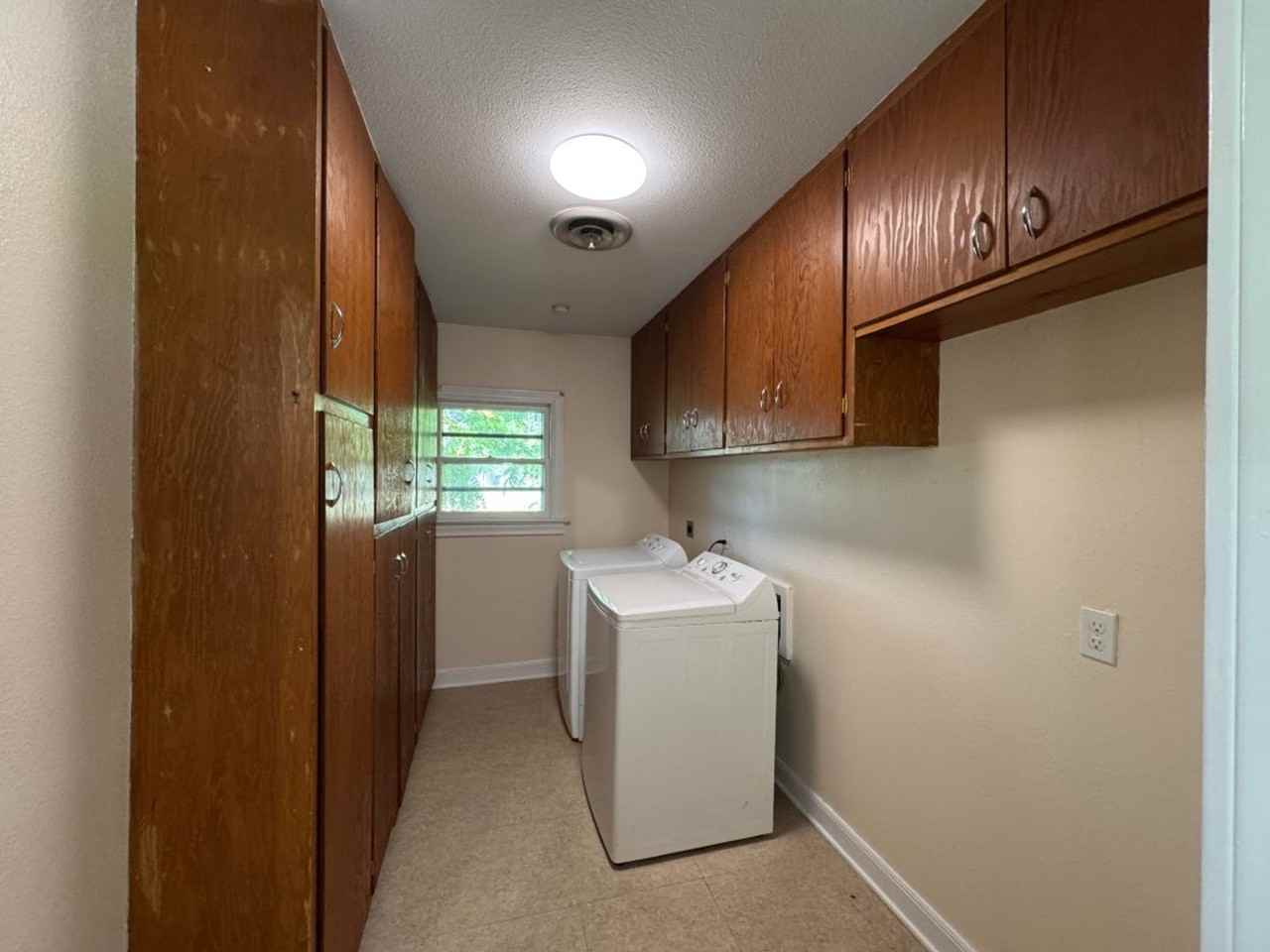 102 E Park Ave - Photo 6 of 12