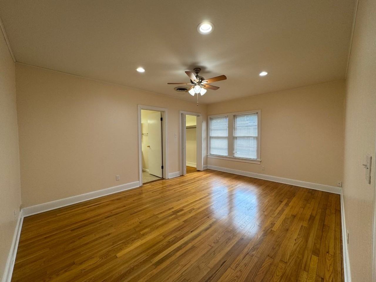 102 E Park Ave - Photo 7 of 12