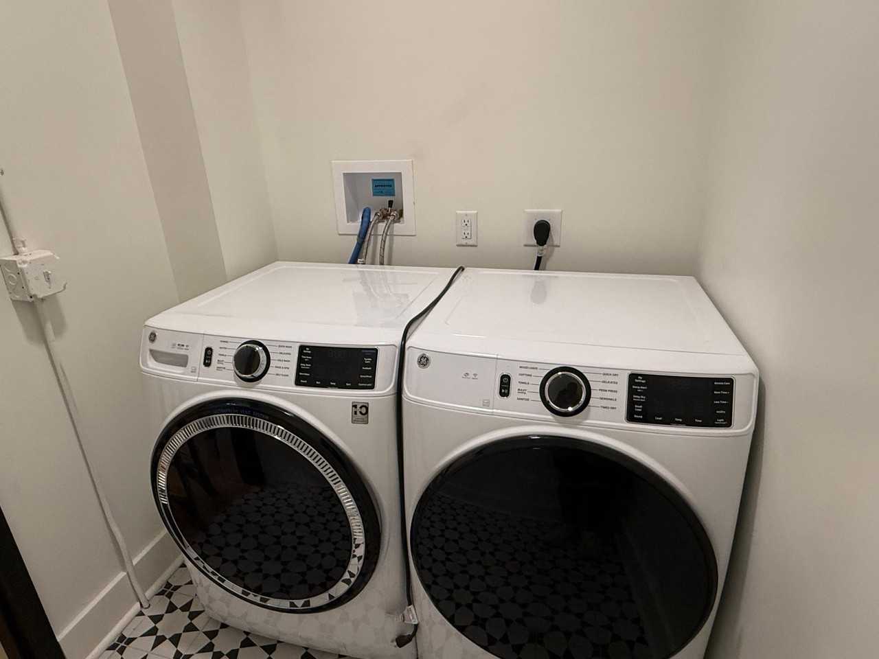 1412 Walnut - Photo 2 of 27