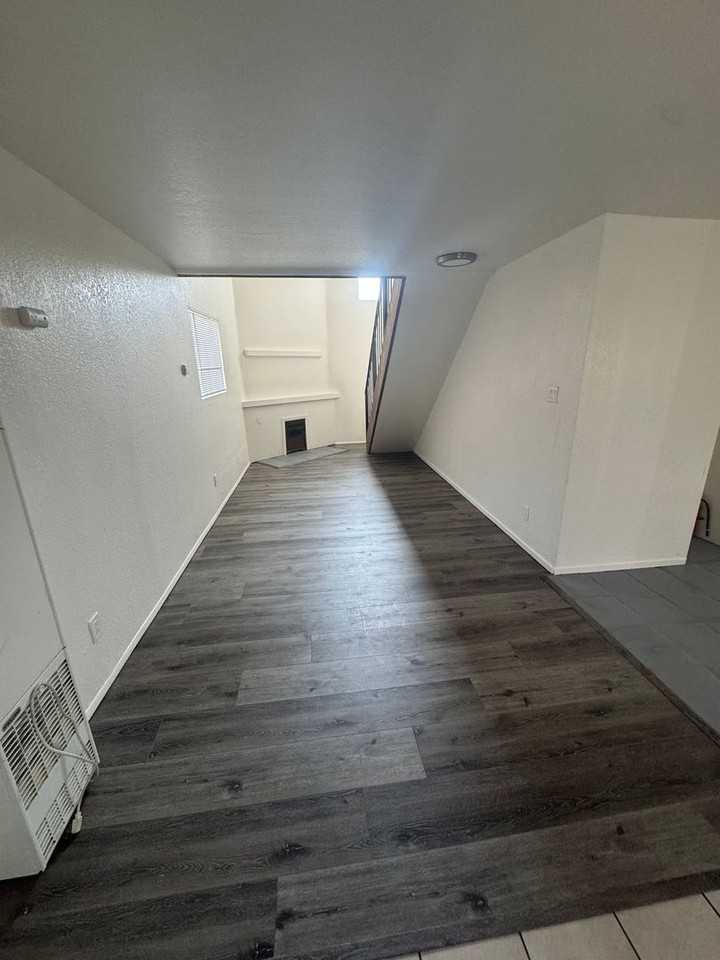 2160 5th Ln - Photo 4 of 18