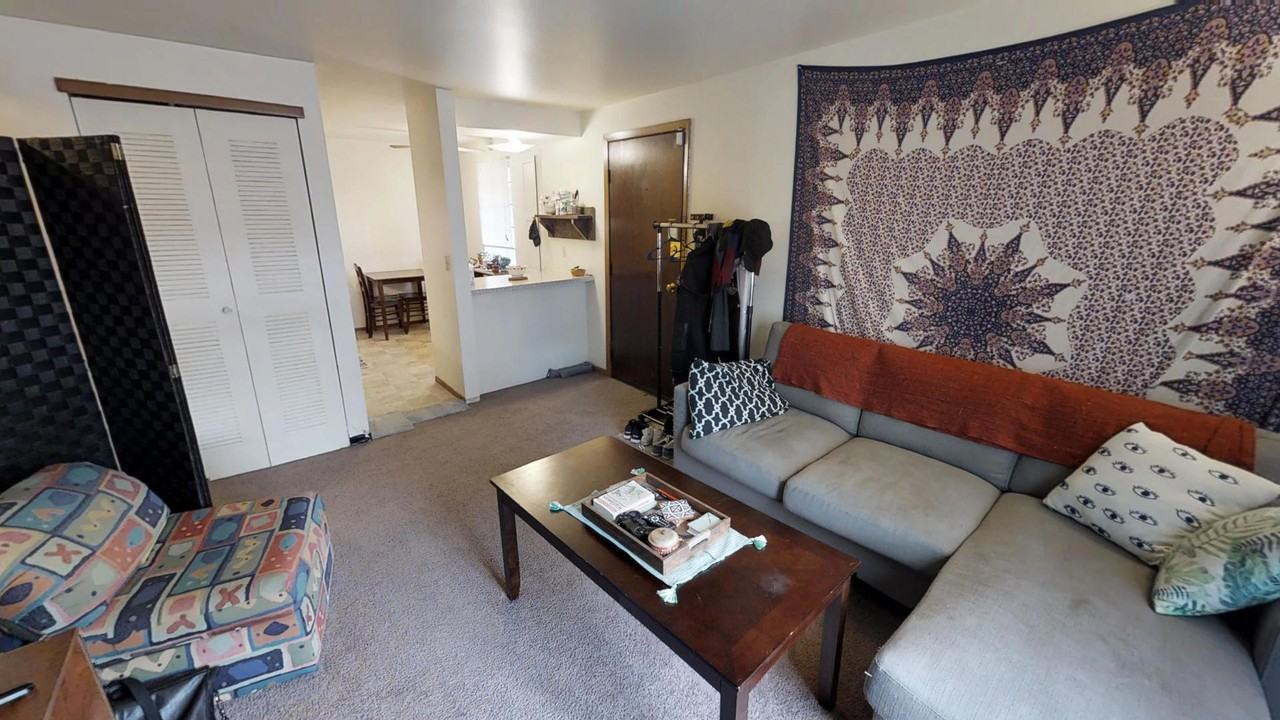 353 Campus Apartments - Photo 3 of 11