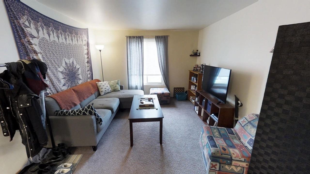 353 Campus Apartments - Photo 4 of 11