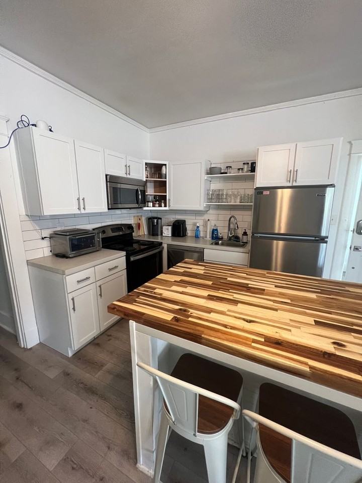 814 812- 814 Audubon Street - 812 - 2nd Floor - Photo 2 of 9