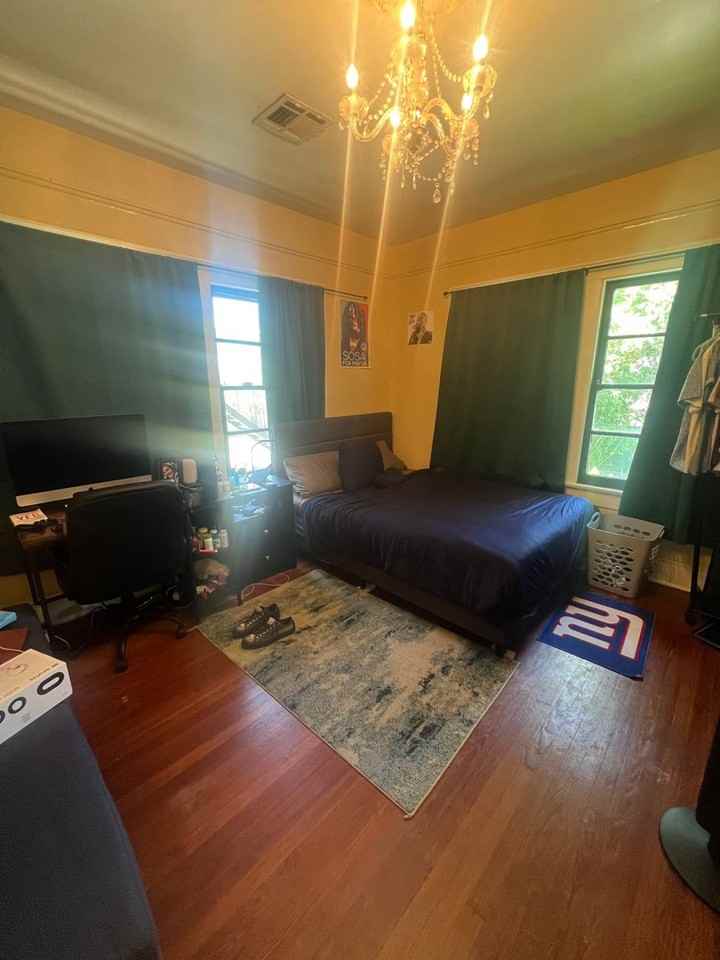 1720 1720 Broadway - Current - Photo 7 of 15