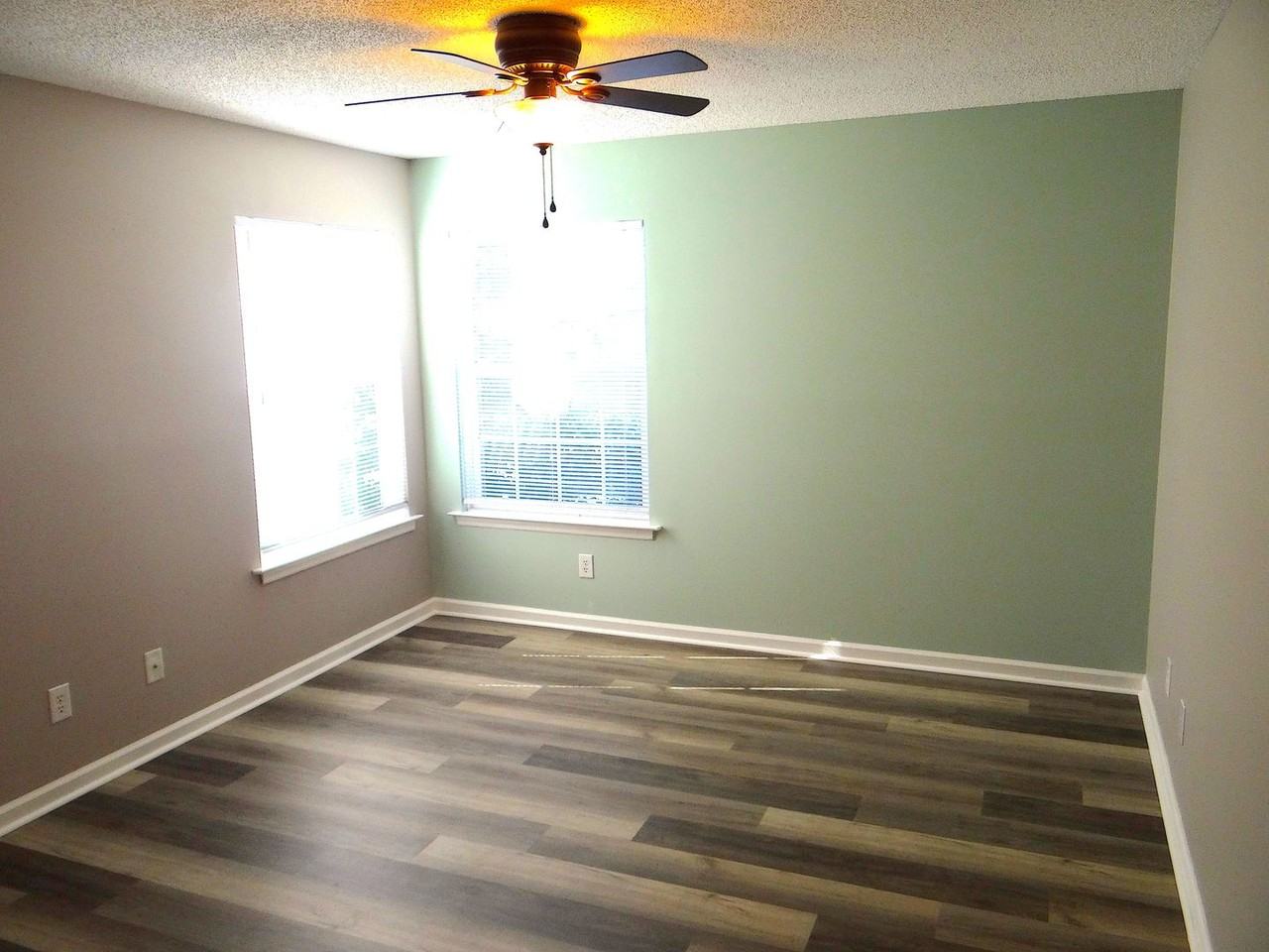 2258 Huntingdon Dr - Photo 3 of 44