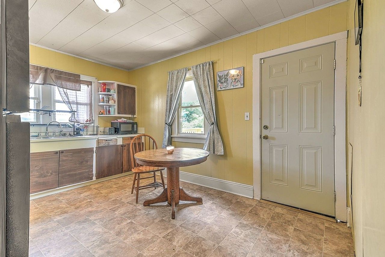 2913 Ashley St - Photo 6 of 22
