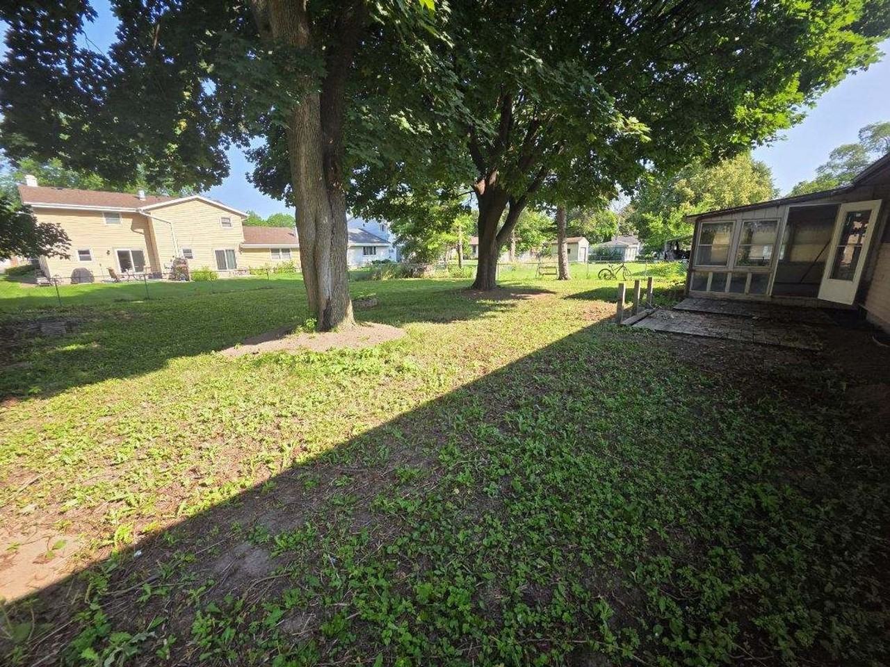 509 N Fisk St - Photo 2 of 9