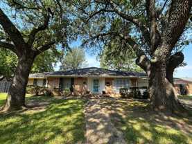 2407 N Waverly Dr - Photo 1 of 1