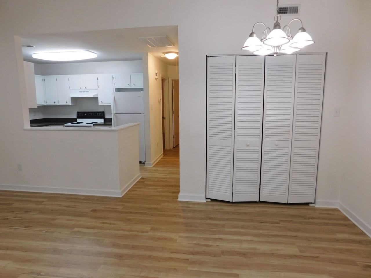 1522 College Way - Photo 3 of 17