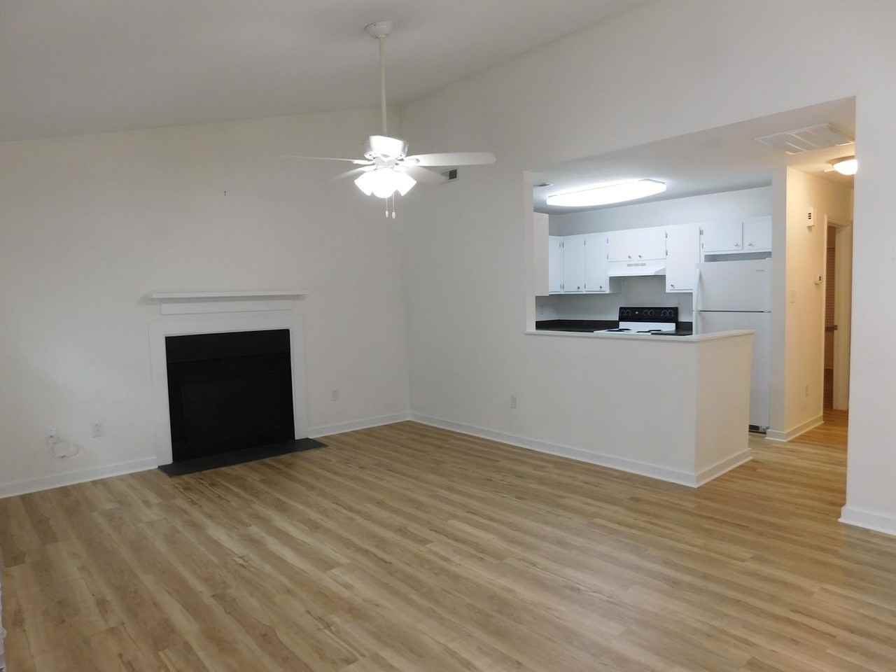 1522 College Way - Photo 5 of 17