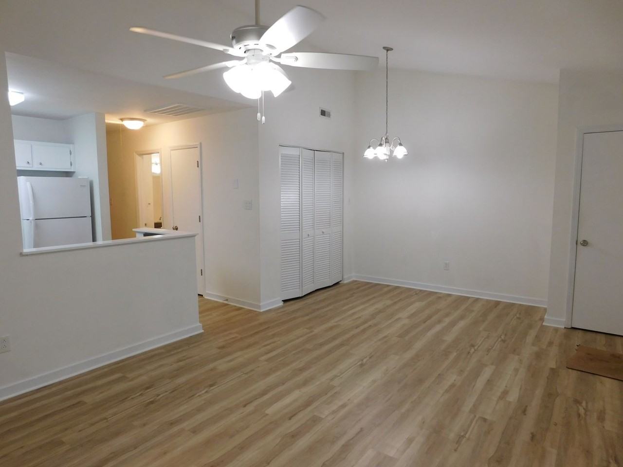 1522 College Way - Photo 7 of 17