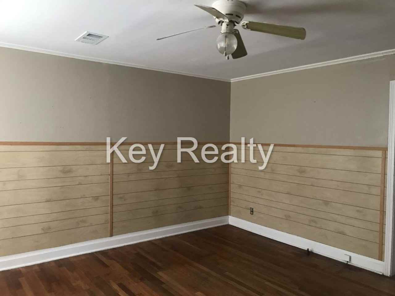 2307 Madeline St - Photo 2 of 6