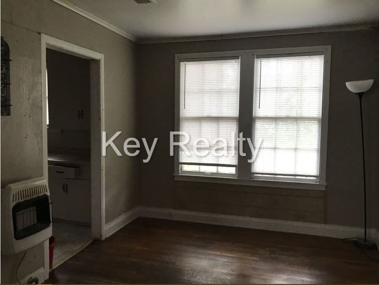 2307 Madeline St - Photo 3 of 6
