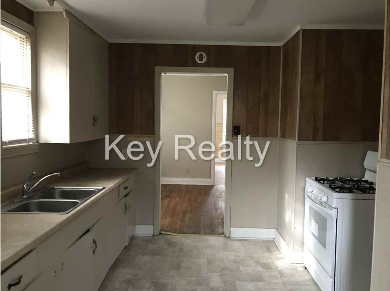 2307 Madeline St - Photo 5 of 6