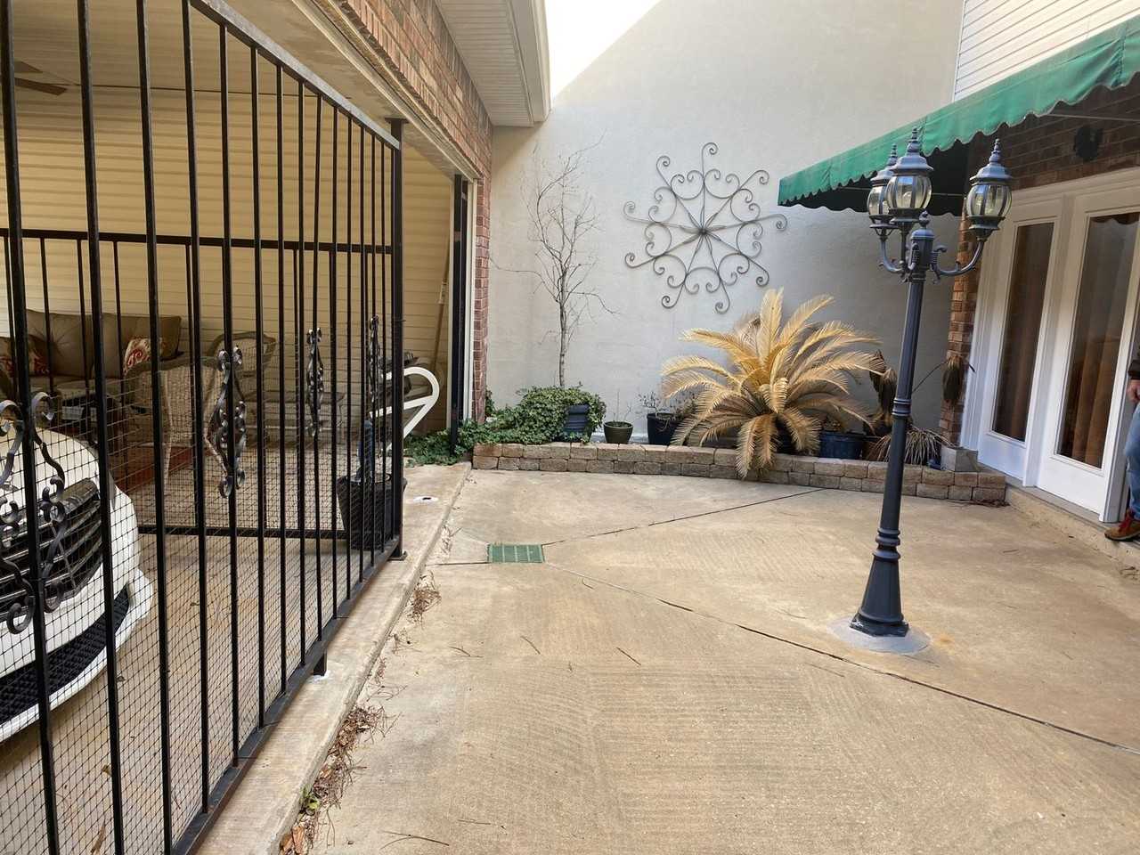 333 Edgewood Dr Apt B - Photo 2 of 15