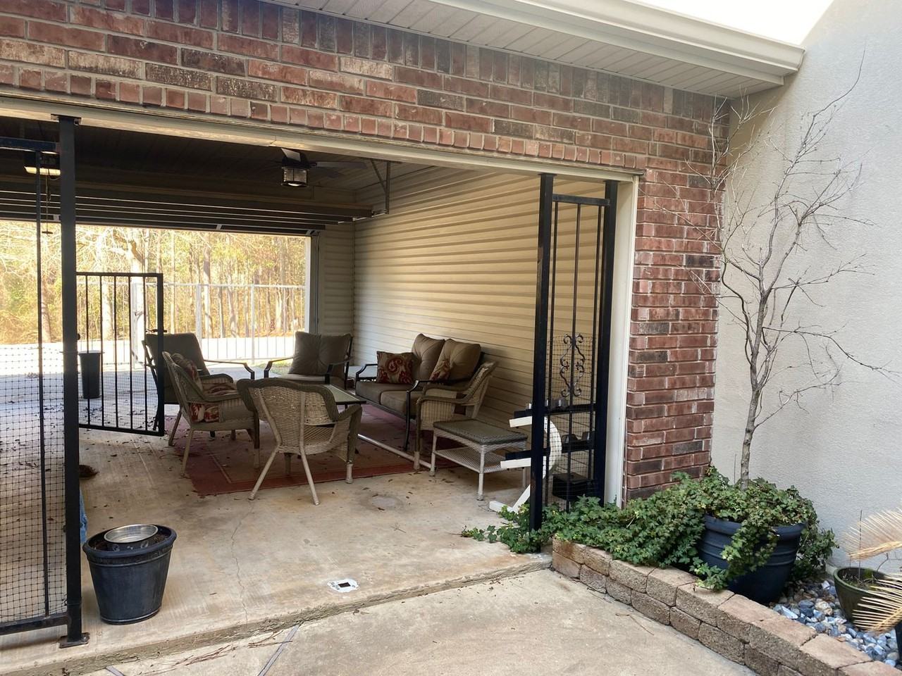 333 Edgewood Dr Apt B - Photo 3 of 15