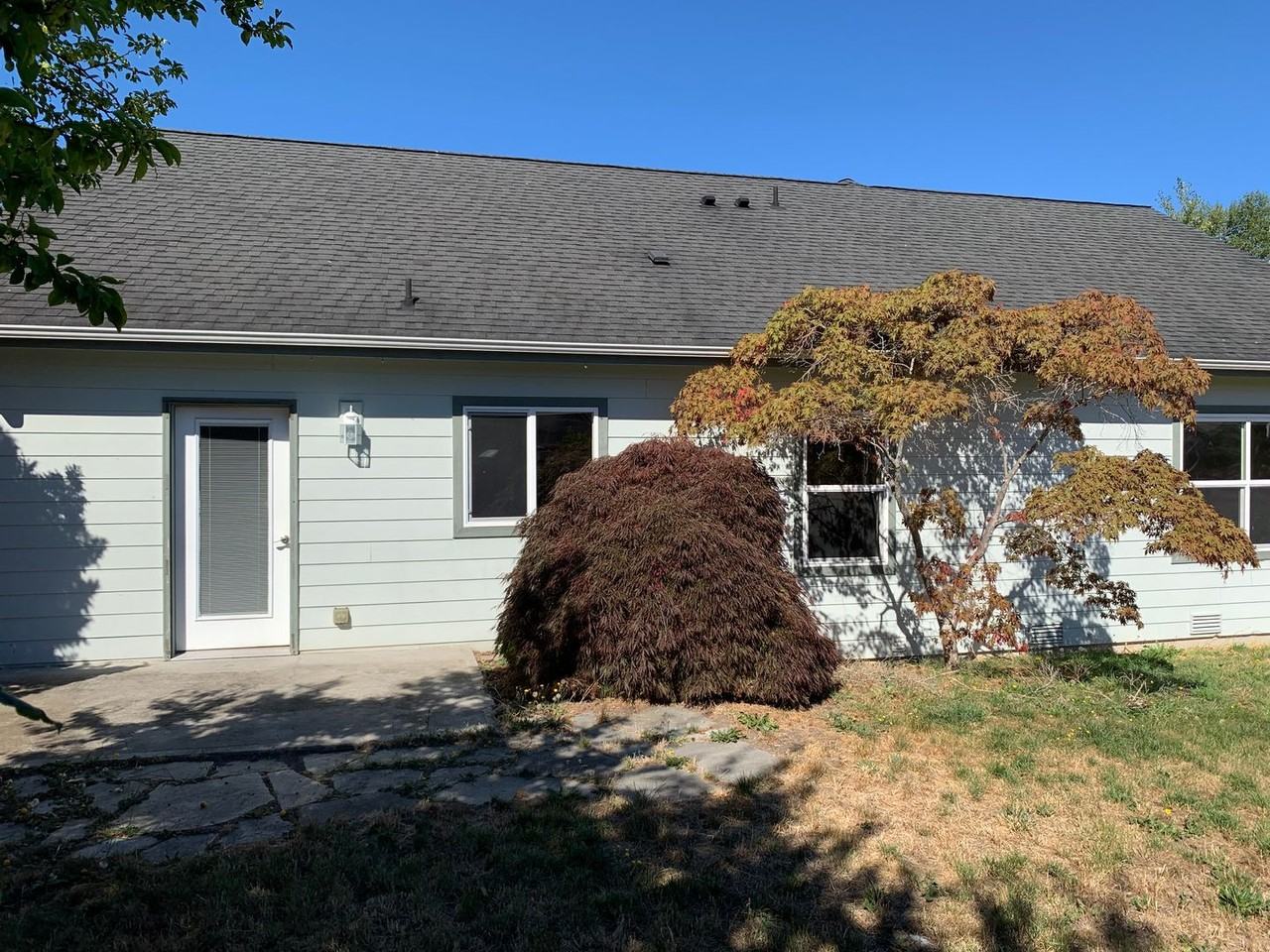 551 America Blvd - Photo 2 of 19