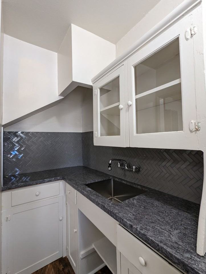 3787 Franklin Boulevard #4 - Photo 6 of 14