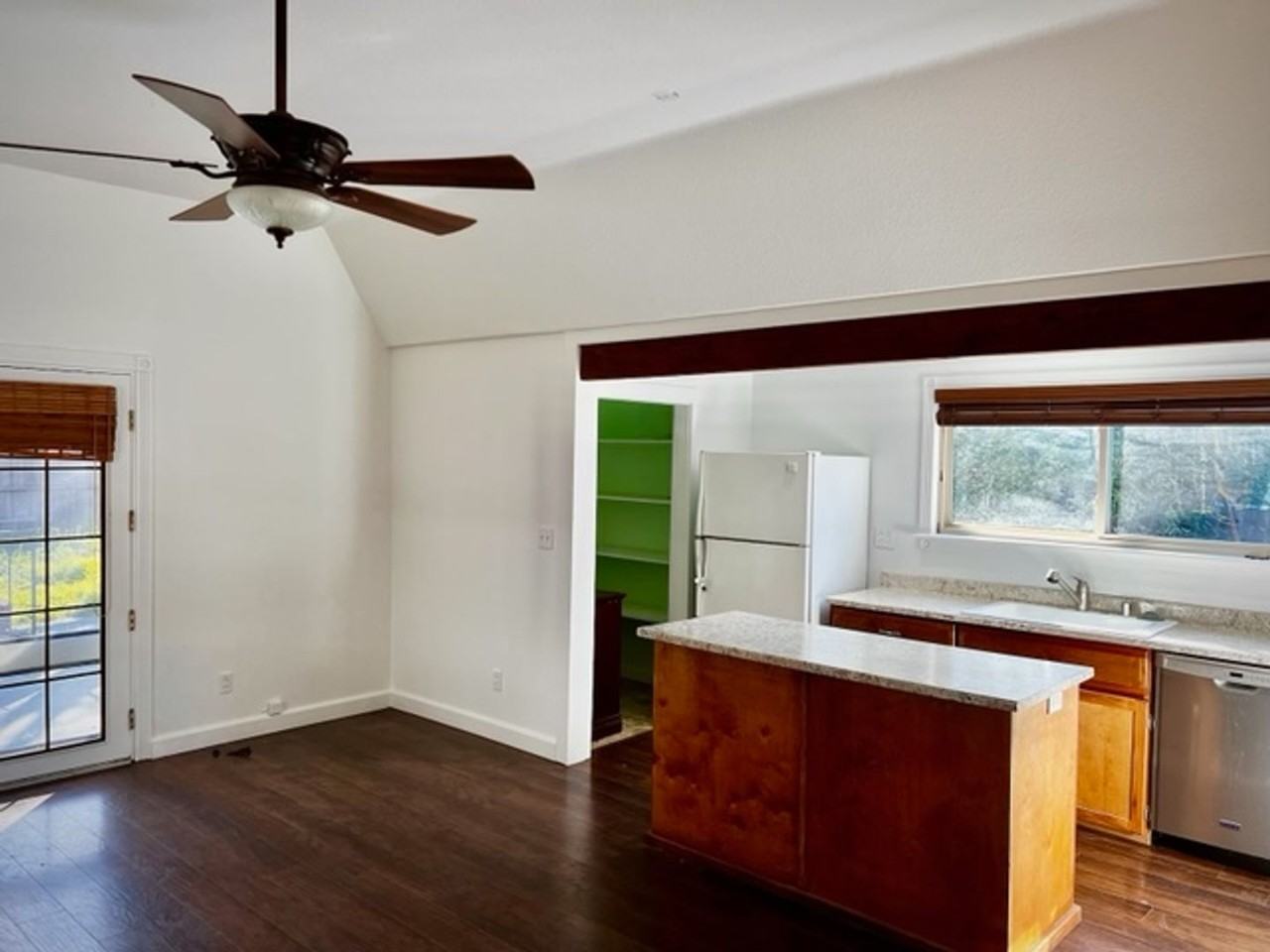 495 495 East G Street Studio - Photo 4 of 19