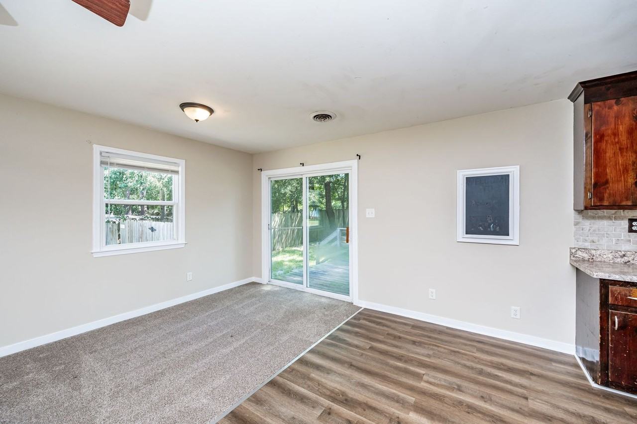 8813 Firethorne Ln - Photo 5 of 21