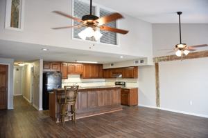 featured image of 4 S Walnut St #6
