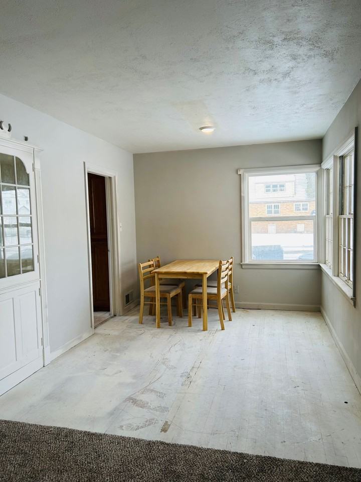 1302 S 4th Ave - Photo 5 of 17