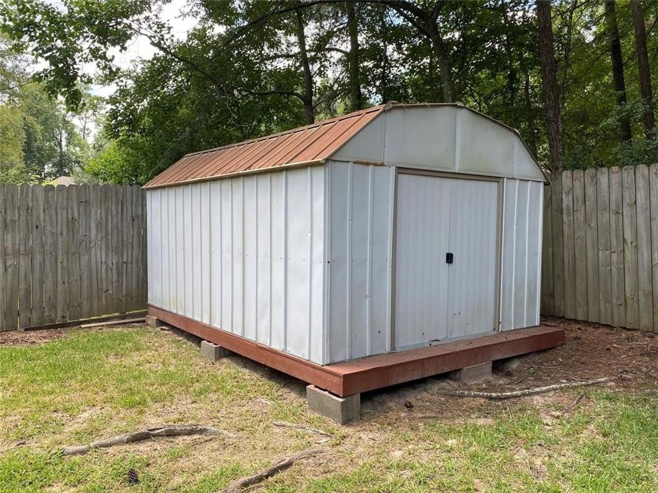 705 Overbrook Dr - Photo 2 of 21